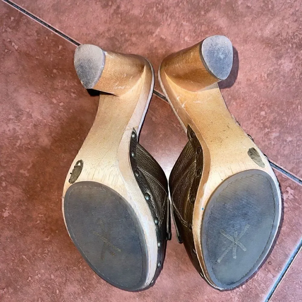 Enzo Angiolini Bronze Clogs